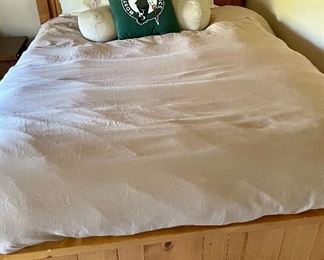 Queen Pine Bed (Mattress & Boxspring Included) 