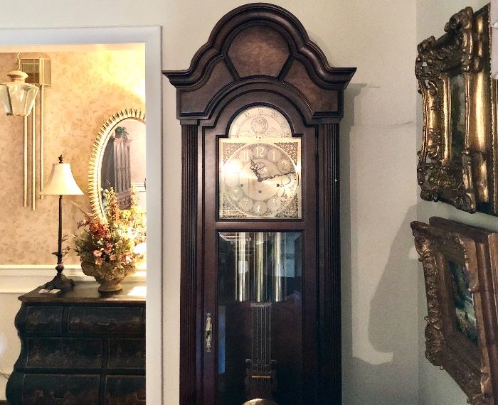 Grandfather clock Howard Miller