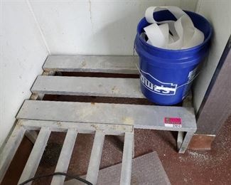 3ft Metal Dunnage Rack