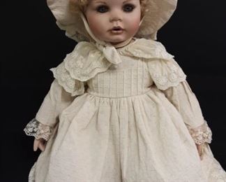 Large beautiful, limited edition Maud Humphrey girl doll w eyelashes