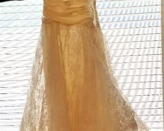 Gorgeous wedding vintage wedding gown.