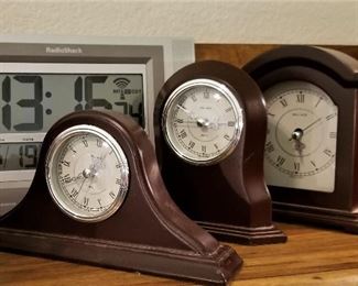 Lots of clock for sale. Some modern and some vintage and antique.
