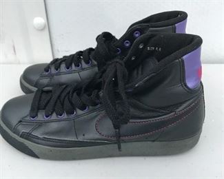 P7: Vintage Nike Hi-Cut Sneakers/Basketball Shoes, Size: 8.5, Black Color
