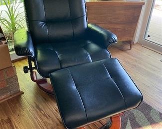 Benchmaster Chair and Ottoman