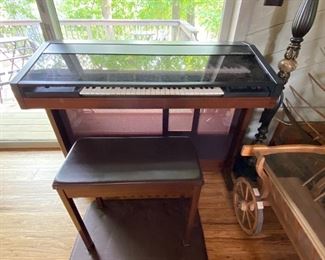 Yamaha Electone HE-8W Electronic Organ