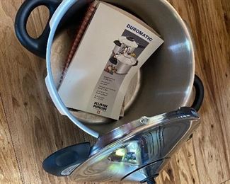 Kuhn Rikon Duramatic Pressure Cooker
