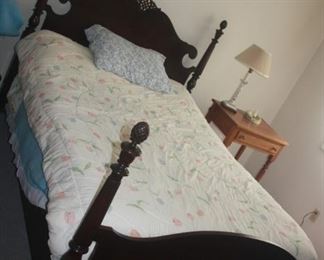 ANTIQUE 4 POST BED