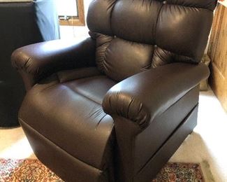 BRAND NEW with tags
Lift Chair by UltraComfort of America