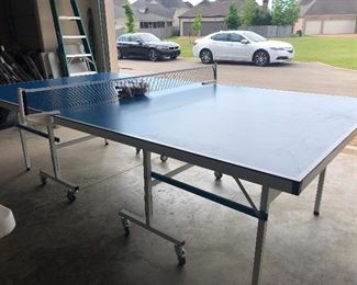 Stiga ping pong table 