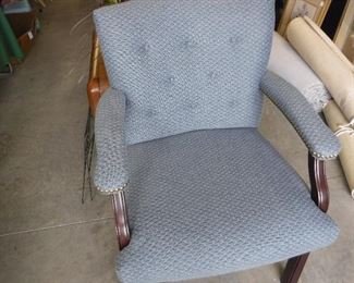 2 matching arm chairs