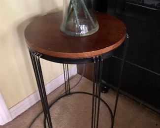 Accent Table $15