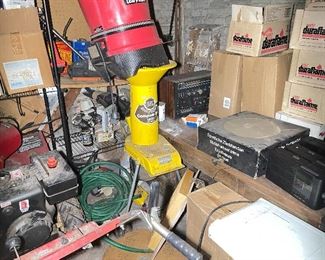 Dusty garage stuff ( Go figure, WE LIKE DUSTY) 