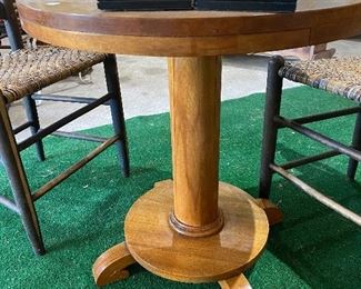 Cool antique round table