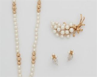 2131
A Group Of Cultured Pearl Jewelry
14k yellow gold
Comprising a cultured pearl and gold bead necklace (5.7mm-5.9mm), a pearl wheat sheaf brooch (2" W x 1" H) and a pair of pearl and diamond leaf earrings set with thirty-eight single-cut round diamonds totaling approximately 0.20ct, and graded H-I color, SI clarity (.5" W x .75" H)
Necklace: 20.5" L
Brooch and earrings: 19 grams; necklace: 23 grams
4 pieces
Estimate: $600 - $800