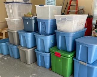 Storage Bins w Lids 