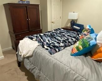 Queen Bedroom Set with Armoire, Dresser, Nightstands & Flat-Screen TV