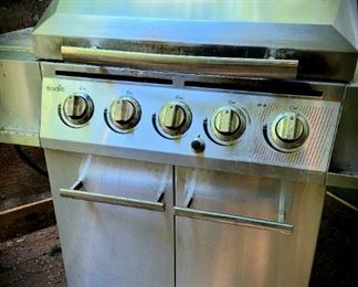 Char Broil BBQ, BIN $89 or Bid#22