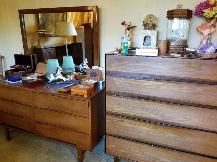Stanley dresser pair
