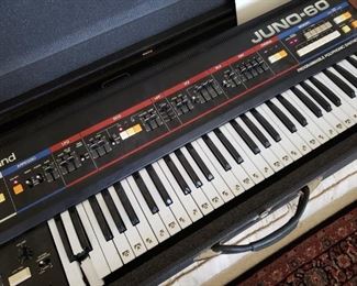 Rare Roland Juno-60 Synthesizer w/ case, powers up, not tested, great cosmetic condition, 1 broken key