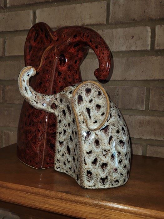 Elephant pottery decor