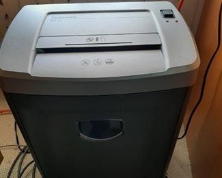 Fellowes paper shredder