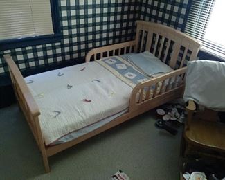 Toddler bed