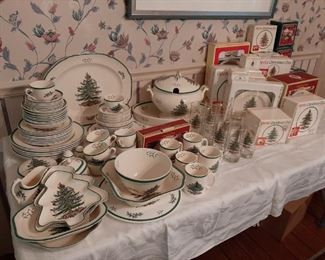 Spode England Christmas Tree dish set