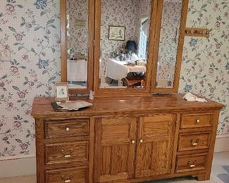 $90.00, Pennsylvania house dresser with mirror excellent condition 