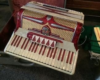 Antique Hofmann accordian