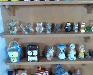 Owls, owls and more owls. Literally, 1000's to choose from