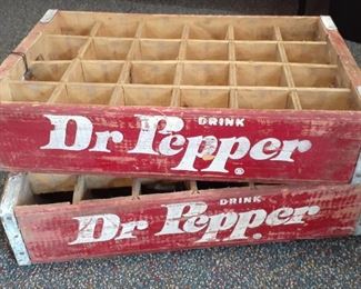 Vintage Dr. Pepper 24-slot case, excellent condition