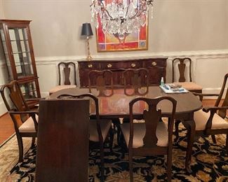 AMAZING hickory Chair and HARDEN mahogany 8- person dining room table set in immaculate condition