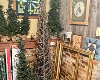 Awesome pre-lit Christmas trees that work for $5 each 