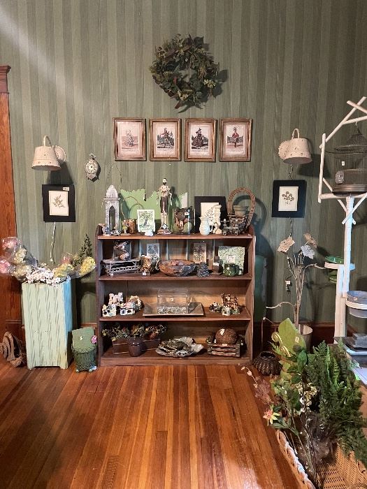 Vintage Aquarium Pottery Pieces and More