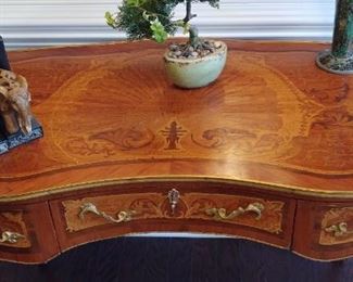 Beautiful desk. Bonsai not for sale.