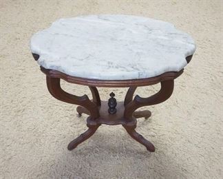 1134	VICTORIAN MARBLE TURTLE TOP TABLE FOR PARLOR, 28 IN X 18 IN X 28 1/2 IN HIGH
