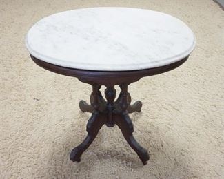1135	VICTORIAN MARBLE OVAL TOP TABLE FOR PARLOR, 28 IN X 21 IN X 30 IN HIGH
