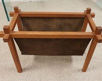 1098	MIDCENTURY MODERN MAGAZINE STAND W/LEATHER POUCH
