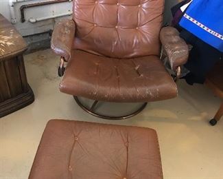 1975 Chair and ottoman
Very comfy