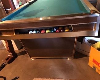 Frederick Willy's Pool Table NICE 
