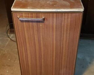 Mini Refrigerator ~ Gets Cold ~ 20 x 23 x 34 in. tall - IN BASEMENT