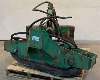 Located in: Chattanooga, TN
MFG IMx
Model 6042R
Tractor Grapple
Size (WDH) 55"Wx57"Dx36"H
Max Cap 1100lbs
*Sold As Is Where Is*