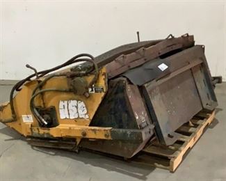 Located in: Chattanooga, TN
Skid Steer Street Sweeper Attachment
Size (WDH) 65-1/2"W x 60"D x 26-1/4"H
Info Tag Illegible
**Sold As Is Where Is**
Unable To Test