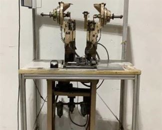 Located in: Chattanooga, TN
MFG Townsend Company
Model 10AAS
Ser# 1072
Kingston Rivet Machine
Size (WDH) 42"W x 36-1//4"D x 80-1/4"H
**Sold As Is Where Is**
Unable To Test