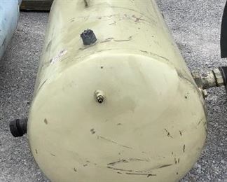 Located in: Chattanooga, TN
MFG Wesselsco
Air Tank
Size (WDH) 33"Dia x 73”H
125PSI
*Sold As Is Where Is*