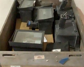Located in: Chattanooga, TN
Light Fixtures & Aluminum Roll Jacketing
Lot Includes:
(8) Light Fixtures
(4) Aluminum Roll Jacketing
**Crate Included**
**Sold As Is Where Is**

SKU: B-10-2
Unable To Test