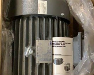 Located in: Chattanooga, TN
Condition "New in Box"
MFG Teco Westinghouse
Ser# 4118508009 CD0147
Power (V-A-W-P) V - 460, Hz - 60, A - 5.6, Three Phase
3 HP Electric Motor
HP - 2.2
MFR Date - 2011
*Sold As Is Where Is*

SKU: T-7-C