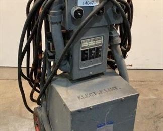Located in: Chattanooga, TN
MFG GE
Power (V-A-W-P) 1Ph
Rating KVA 15
Dolly Mounted Transformer
Size (WDH) 18"Wx21"Dx46"H
**Sold As Is Where Is**
Unable to Test