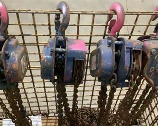 Located in: Chattanooga, TN
MFG Ingersoll-Rand
1-1/2 Ton Chain Hoist
*Basket Not Included*
**Sold As Is Where Is**

SKU: S-5-A