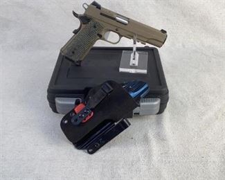 Serial - 54B013986
Mfg - Sig Sauer 1911
Model - Scorpion w/ Holster
Caliber - 45 Auto
Barrel - 5"
Capacity - 8+1
Magazines - 2
Type - Pistol
Located in Chattanooga, TN
Condition - 2 - Like New, In Box
This lot contains a like new in box Sig Sauer 1911 Scorpion. This pistol features a FDE finish, G10 grips, two 8 round magazines, the factory box, and an extremely high quality G-Code Incog IWB holster. This revolver features a picatinny rail for use with weapon lights or lasers.